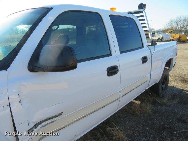 image for item FC9008 2007 Chevrolet Silverado 2500HD Crew Cab pickup truck