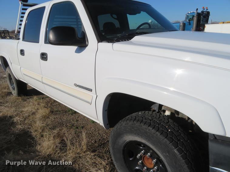 image for item FC9008 2007 Chevrolet Silverado 2500HD Crew Cab pickup truck
