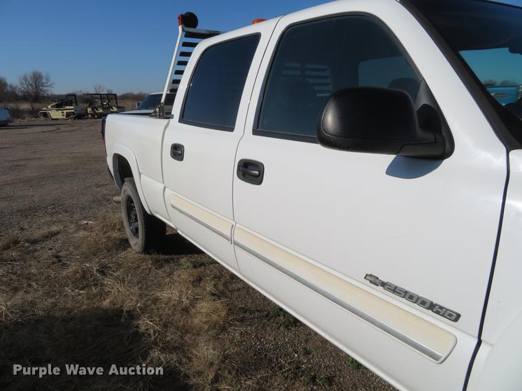 image for item FC9008 2007 Chevrolet Silverado 2500HD Crew Cab pickup truck