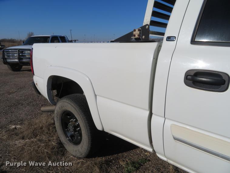 image for item FC9008 2007 Chevrolet Silverado 2500HD Crew Cab pickup truck