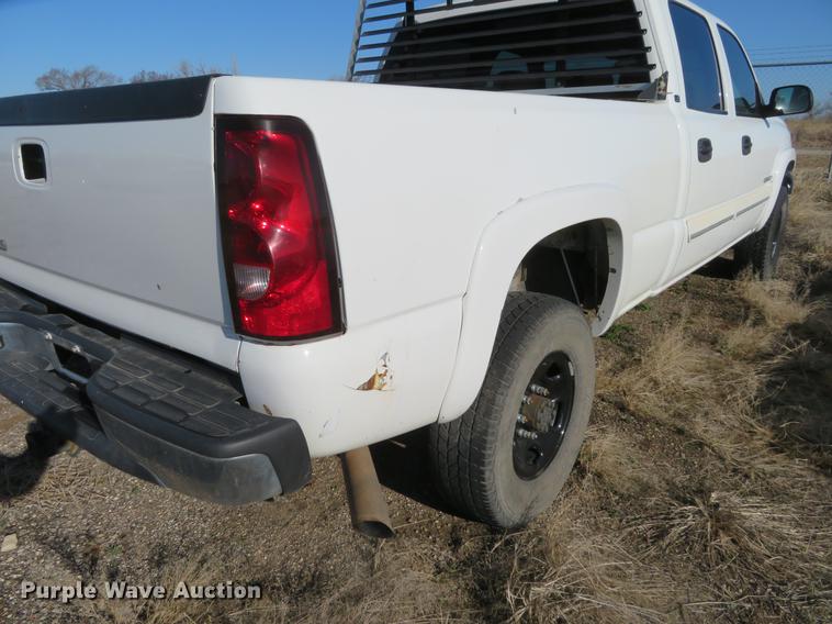 image for item FC9008 2007 Chevrolet Silverado 2500HD Crew Cab pickup truck