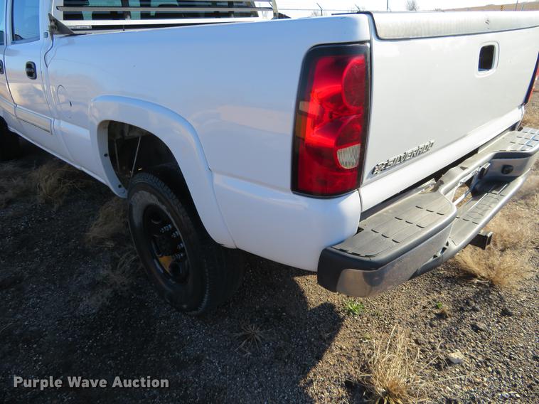 image for item FC9008 2007 Chevrolet Silverado 2500HD Crew Cab pickup truck