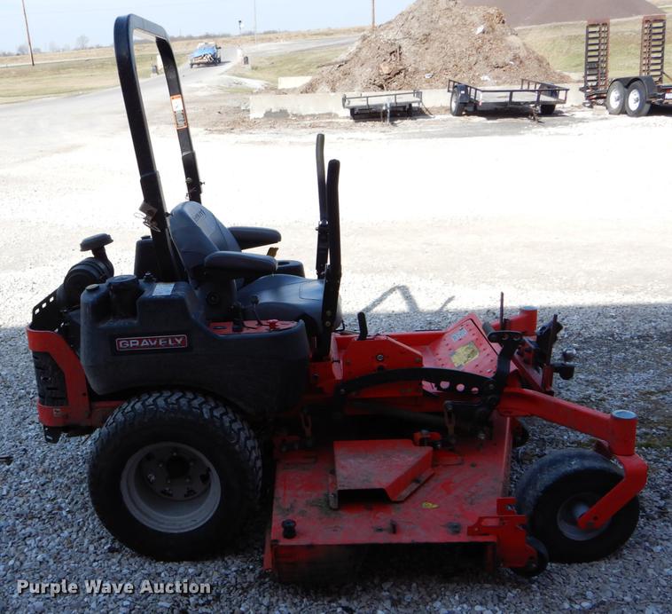 image for item FI9555 Gravely Pro Turn 472 ZTR lawn mower