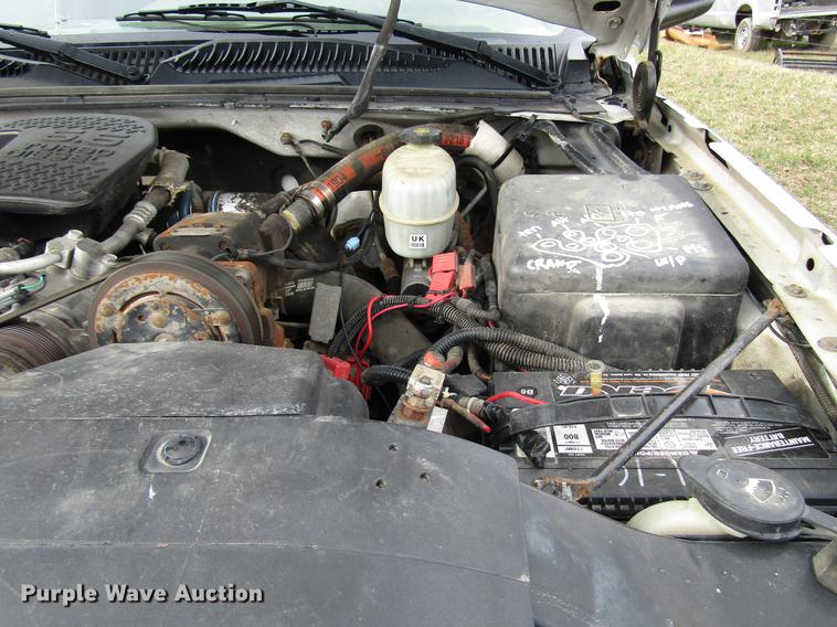 image for item FJ9629 2005 Chevrolet Silverado 2500HD utility bed pickup truck