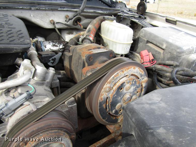 image for item FJ9629 2005 Chevrolet Silverado 2500HD utility bed pickup truck