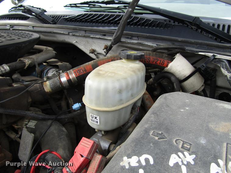 image for item FJ9629 2005 Chevrolet Silverado 2500HD utility bed pickup truck