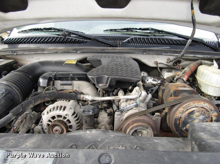 image for item FJ9629 2005 Chevrolet Silverado 2500HD utility bed pickup truck