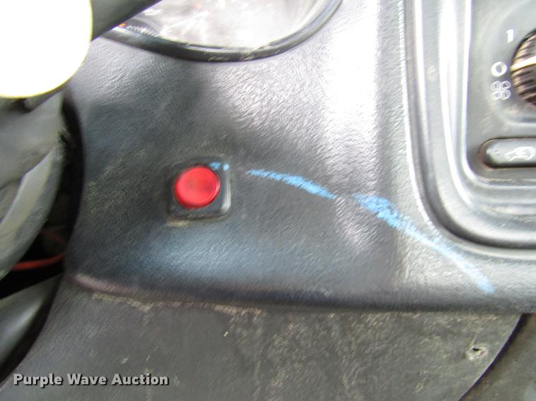 image for item FJ9629 2005 Chevrolet Silverado 2500HD utility bed pickup truck