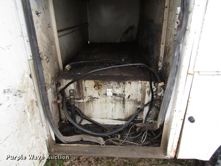 image for item FJ9629 2005 Chevrolet Silverado 2500HD utility bed pickup truck