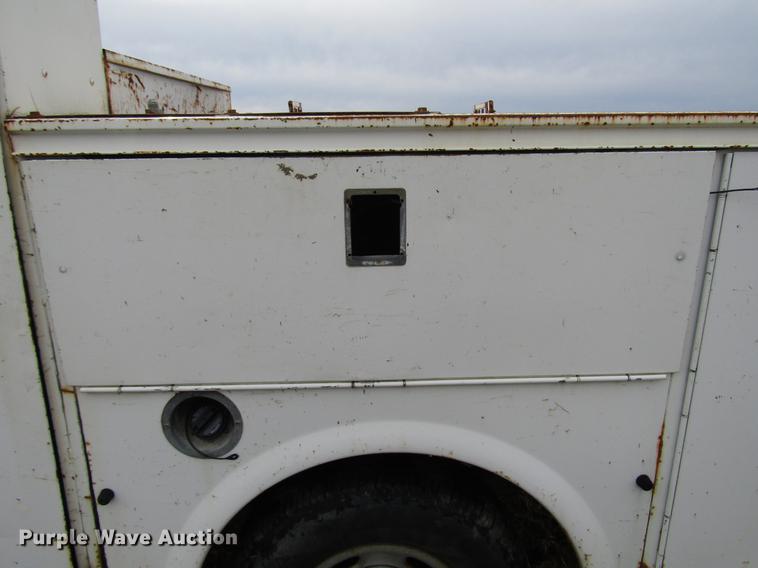 image for item FJ9629 2005 Chevrolet Silverado 2500HD utility bed pickup truck