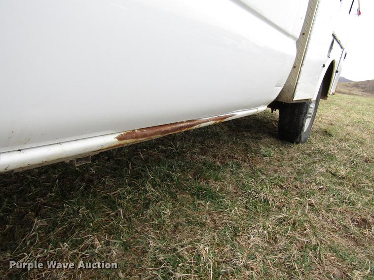 image for item FJ9629 2005 Chevrolet Silverado 2500HD utility bed pickup truck