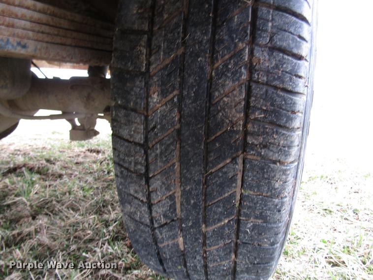 image for item FJ9629 2005 Chevrolet Silverado 2500HD utility bed pickup truck