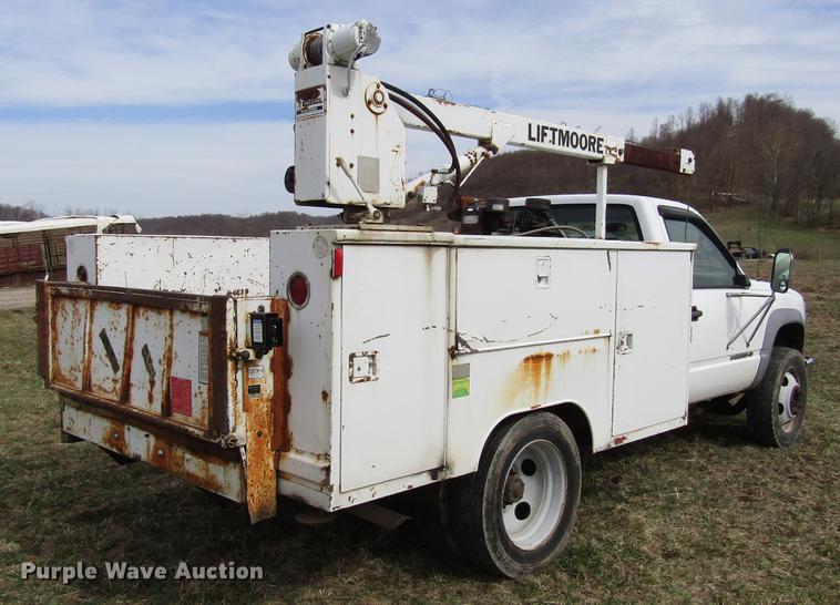 image for item FJ9630 1995 Chevrolet C3500 utility bed pickup truck with crane