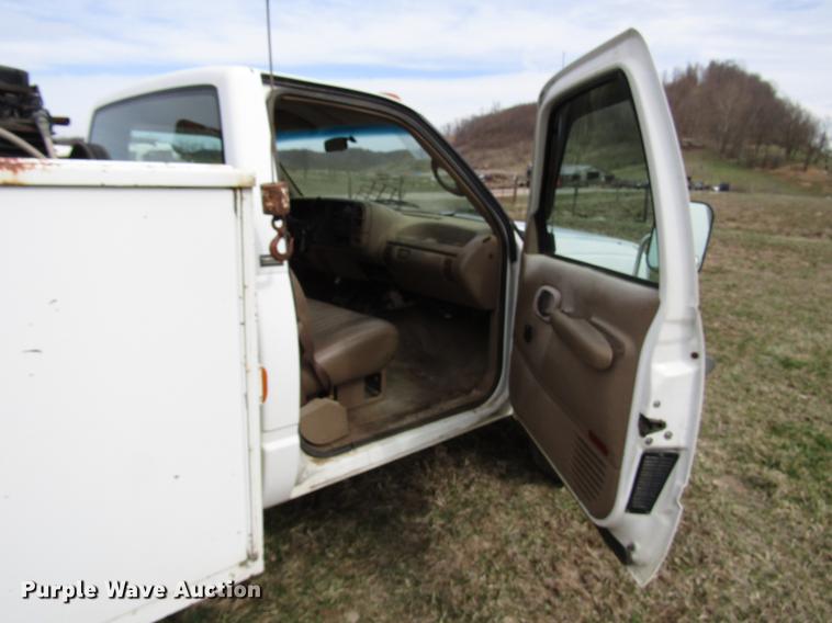 image for item FJ9630 1995 Chevrolet C3500 utility bed pickup truck with crane