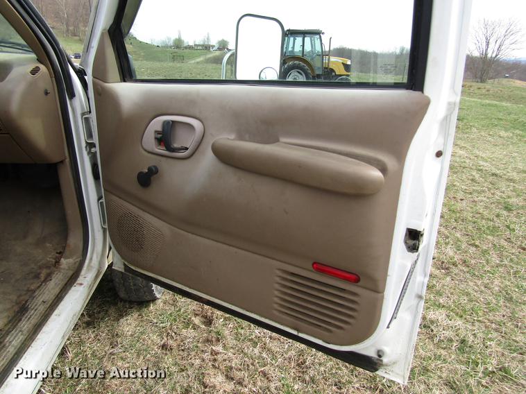 image for item FJ9630 1995 Chevrolet C3500 utility bed pickup truck with crane