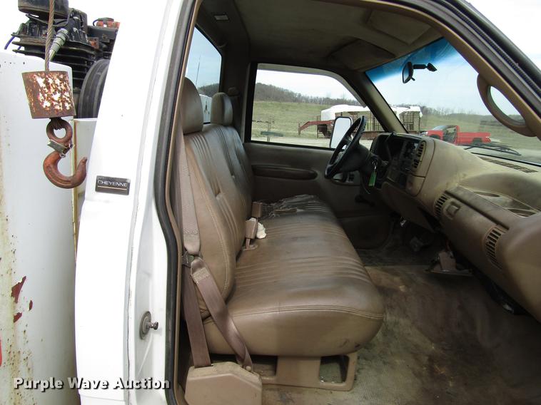 image for item FJ9630 1995 Chevrolet C3500 utility bed pickup truck with crane