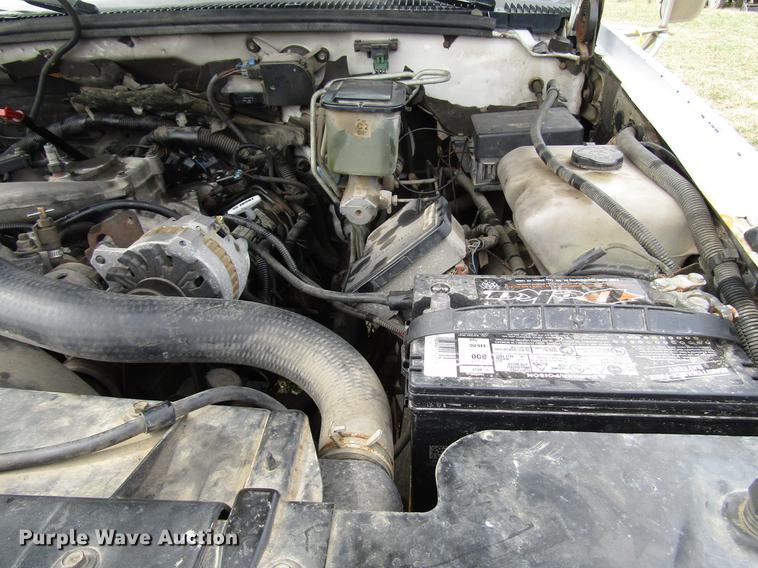 image for item FJ9630 1995 Chevrolet C3500 utility bed pickup truck with crane