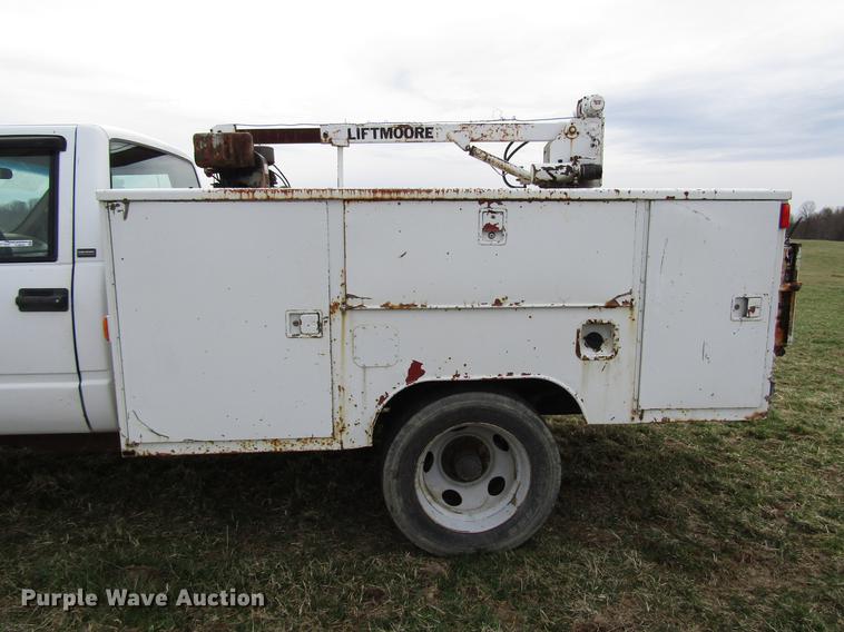 image for item FJ9630 1995 Chevrolet C3500 utility bed pickup truck with crane