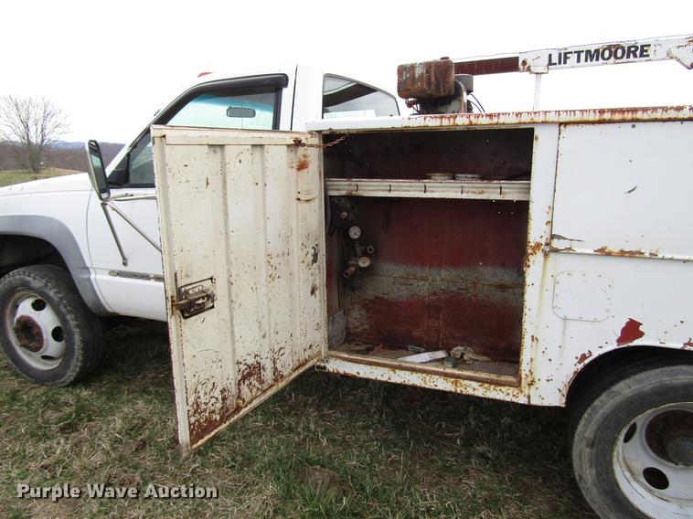 image for item FJ9630 1995 Chevrolet C3500 utility bed pickup truck with crane