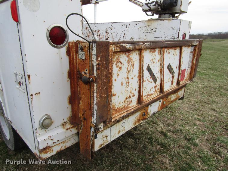 image for item FJ9630 1995 Chevrolet C3500 utility bed pickup truck with crane