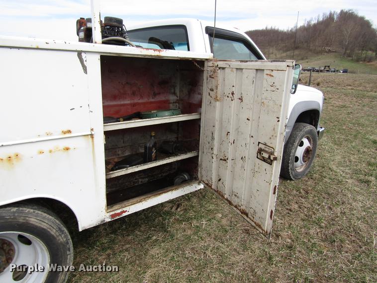 image for item FJ9630 1995 Chevrolet C3500 utility bed pickup truck with crane
