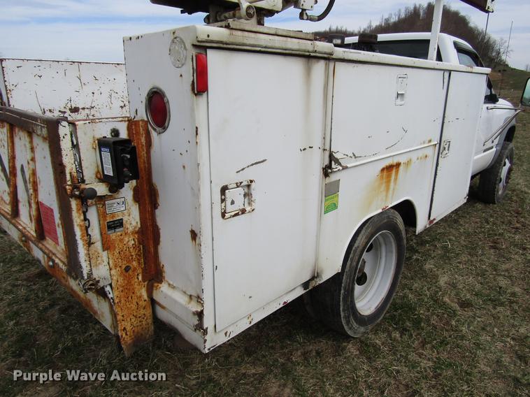 image for item FJ9630 1995 Chevrolet C3500 utility bed pickup truck with crane