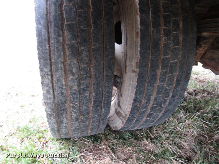 image for item FJ9630 1995 Chevrolet C3500 utility bed pickup truck with crane