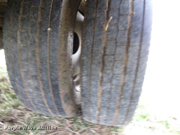 image for item FJ9630 1995 Chevrolet C3500 utility bed pickup truck with crane