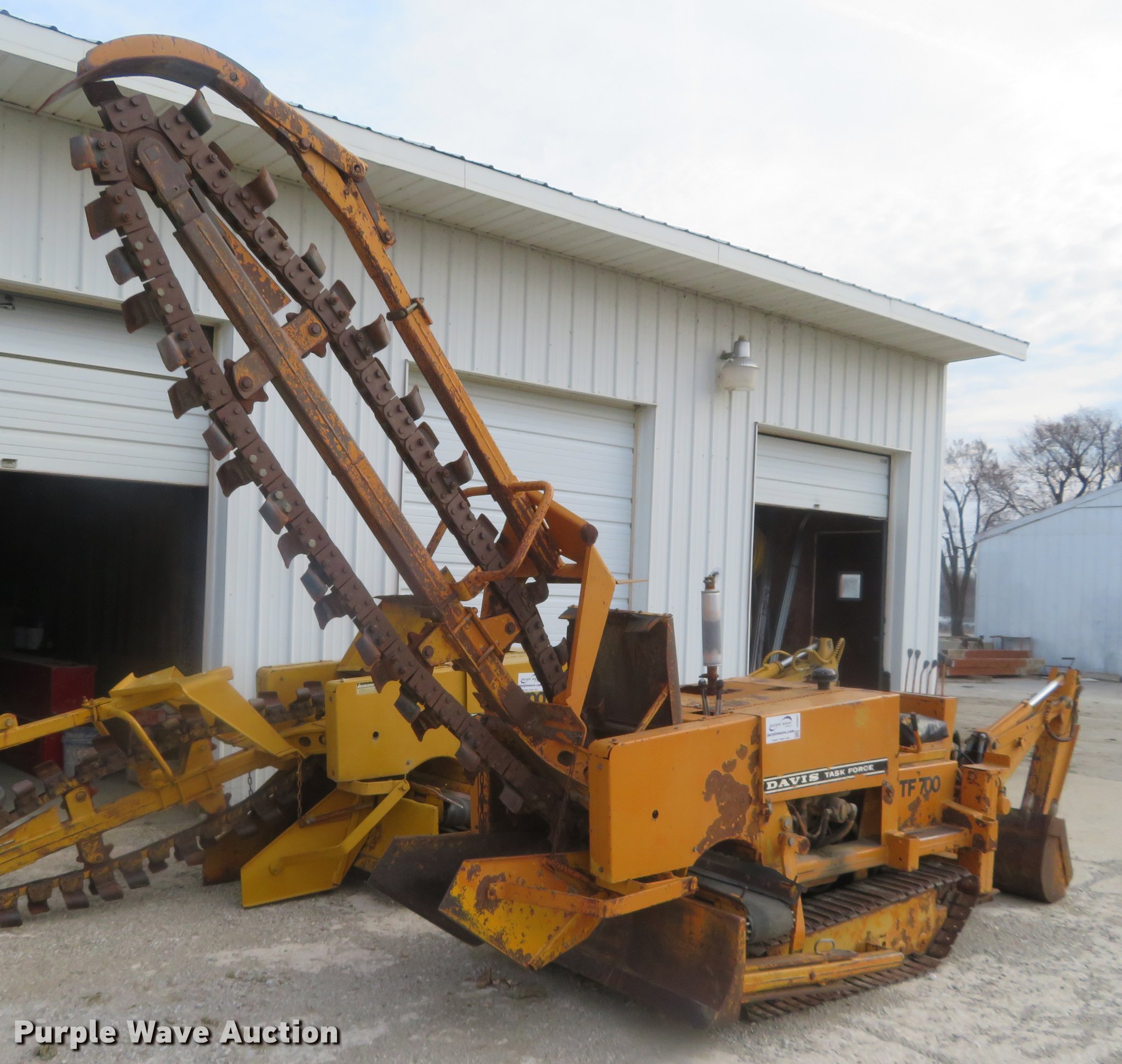 Case Davis TF700 trencher in Emporia, KS Item DD6941 sold Purple Wave