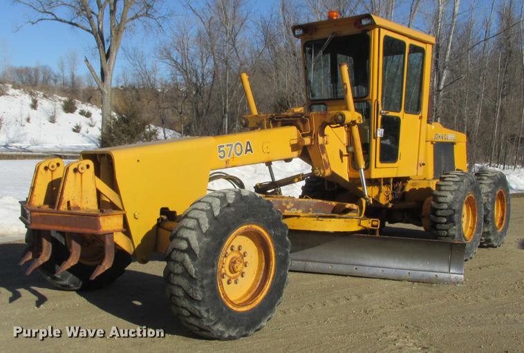 image for item DA8315 1984 John Deere 570A motor grader