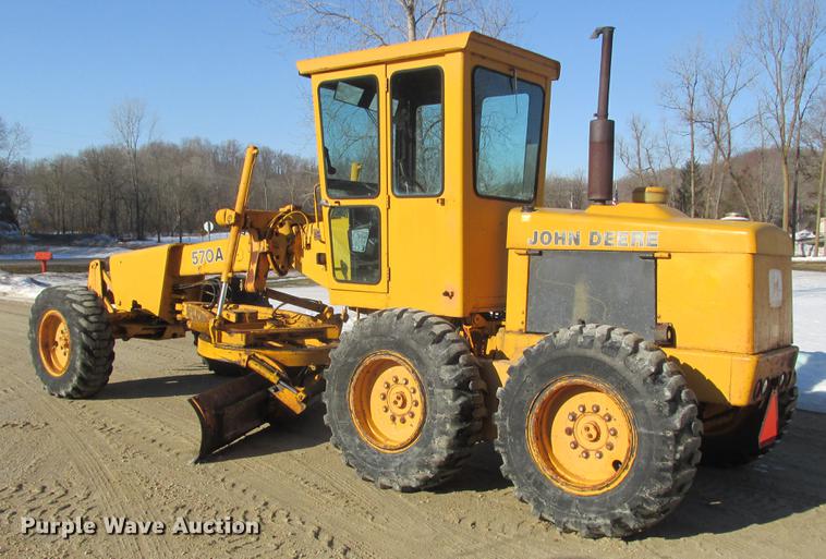 image for item DA8315 1984 John Deere 570A motor grader