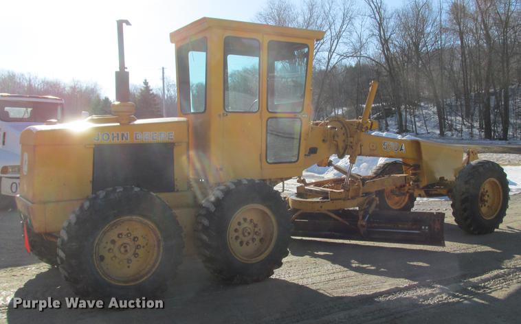 image for item DA8315 1984 John Deere 570A motor grader