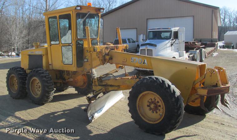 image for item DA8315 1984 John Deere 570A motor grader