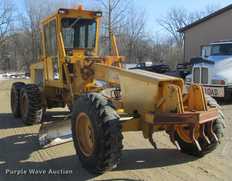 image for item DA8315 1984 John Deere 570A motor grader