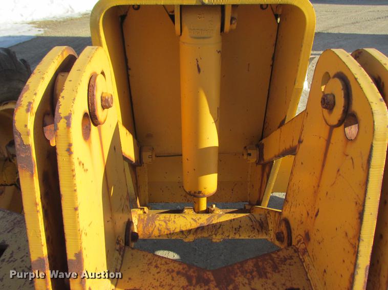 image for item DA8315 1984 John Deere 570A motor grader