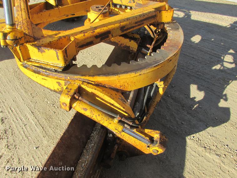 image for item DA8315 1984 John Deere 570A motor grader