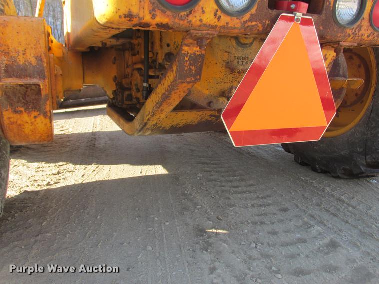 image for item DA8315 1984 John Deere 570A motor grader