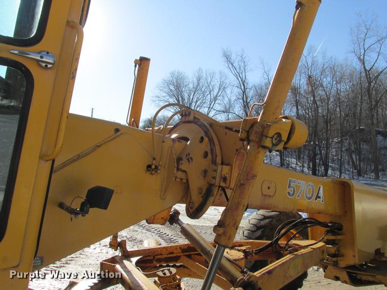 image for item DA8315 1984 John Deere 570A motor grader