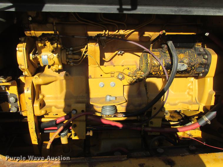 image for item DA8315 1984 John Deere 570A motor grader