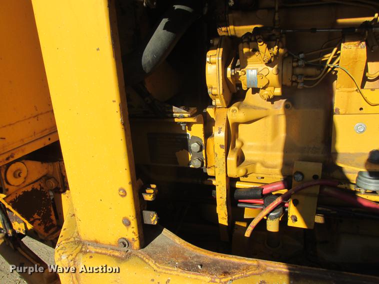 image for item DA8315 1984 John Deere 570A motor grader