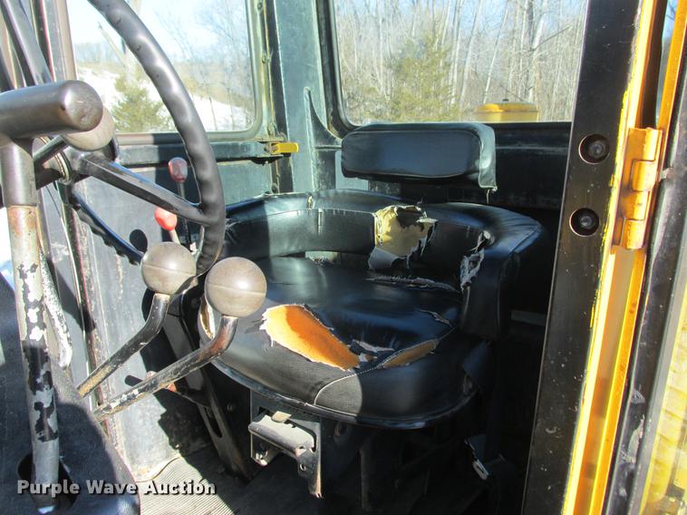 image for item DA8315 1984 John Deere 570A motor grader