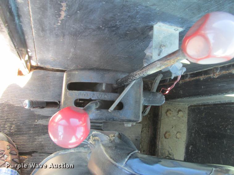 image for item DA8315 1984 John Deere 570A motor grader