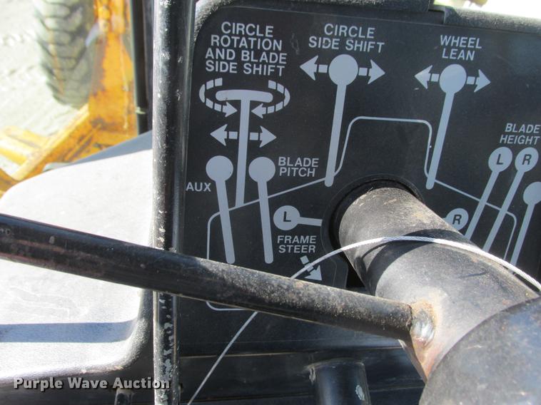 image for item DA8315 1984 John Deere 570A motor grader