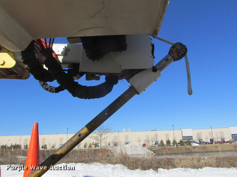 image for item DA8317 1993 International 4800 bucket truck