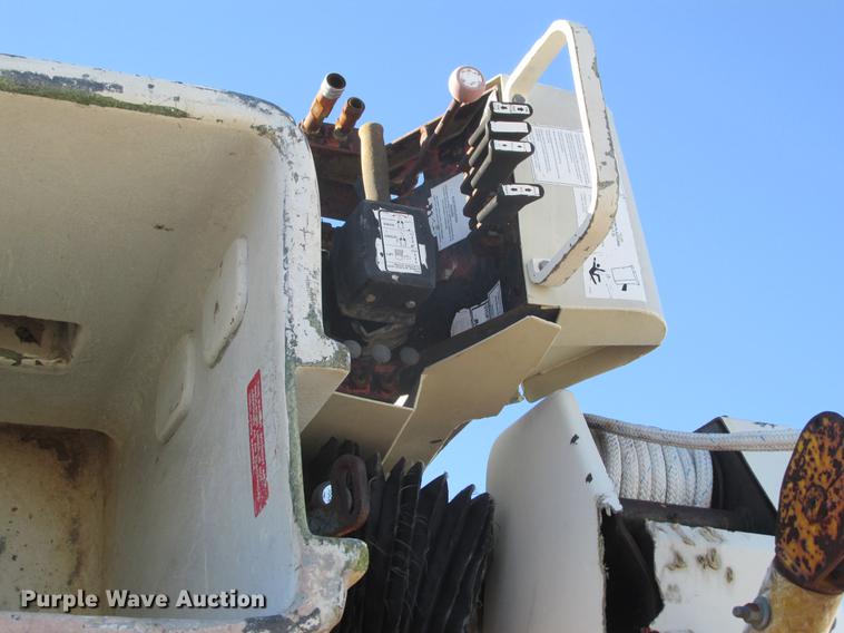 image for item DA8317 1993 International 4800 bucket truck