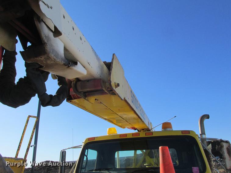 image for item DA8317 1993 International 4800 bucket truck