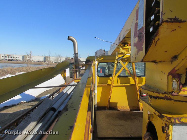 image for item DA8317 1993 International 4800 bucket truck