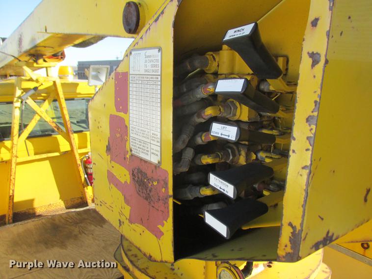 image for item DA8317 1993 International 4800 bucket truck