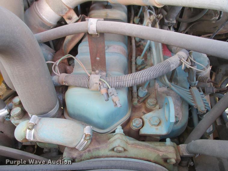 image for item DA8317 1993 International 4800 bucket truck