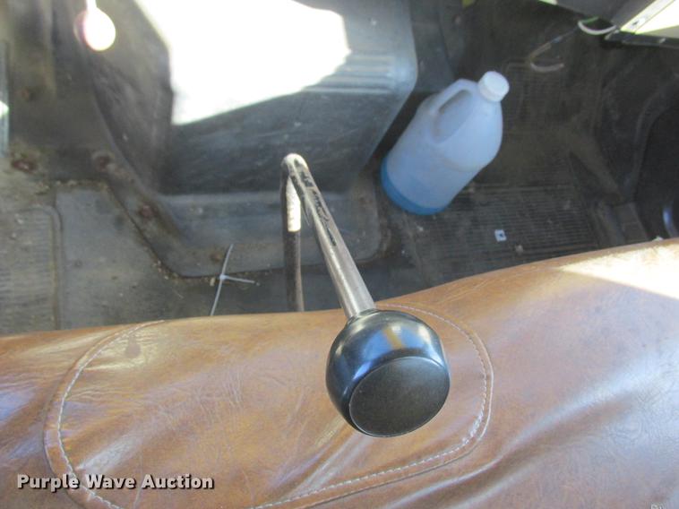 image for item DA8317 1993 International 4800 bucket truck